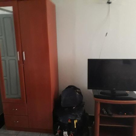 ליבינגסטון Gloria'S Bed And Breakfast מראה חיצוני תמונה