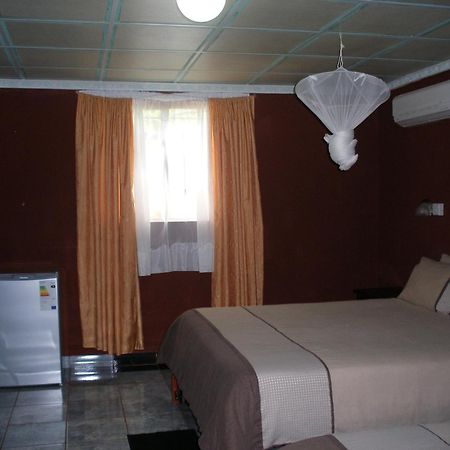 ליבינגסטון Gloria'S Bed And Breakfast מראה חיצוני תמונה