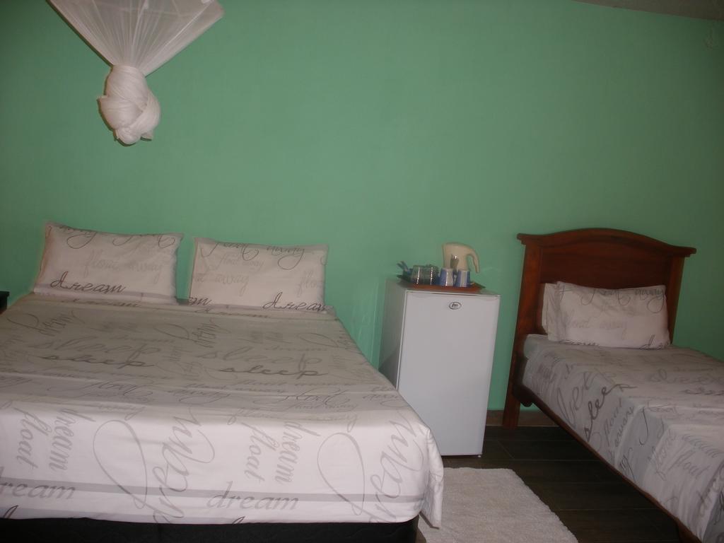 ליבינגסטון Gloria'S Bed And Breakfast מראה חיצוני תמונה