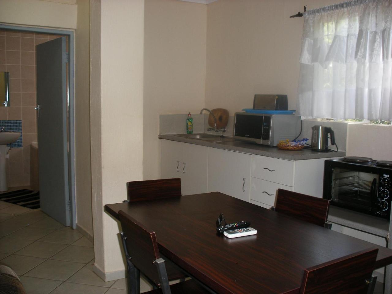 ליבינגסטון Gloria'S Bed And Breakfast מראה חיצוני תמונה
