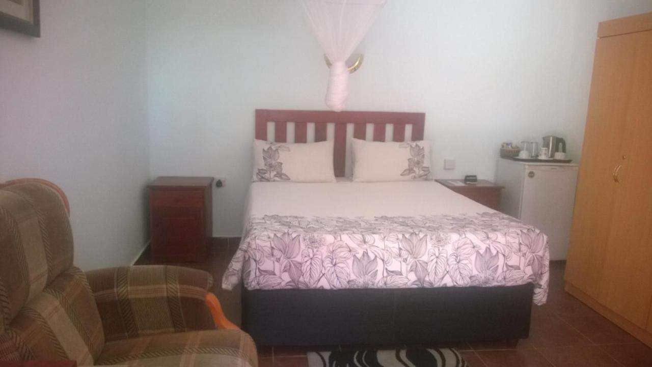ליבינגסטון Gloria'S Bed And Breakfast מראה חיצוני תמונה