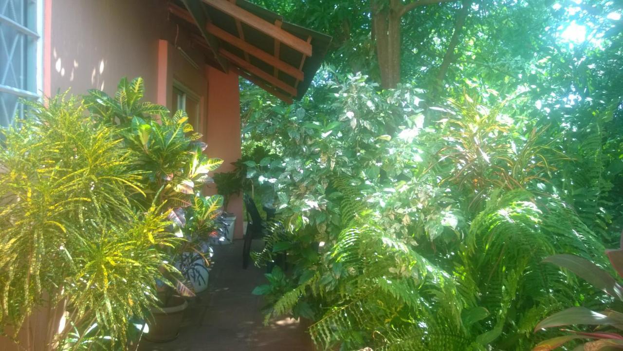 ליבינגסטון Gloria'S Bed And Breakfast מראה חיצוני תמונה
