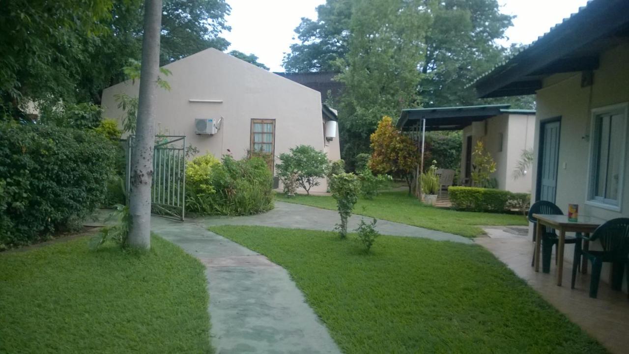 ליבינגסטון Gloria'S Bed And Breakfast מראה חיצוני תמונה